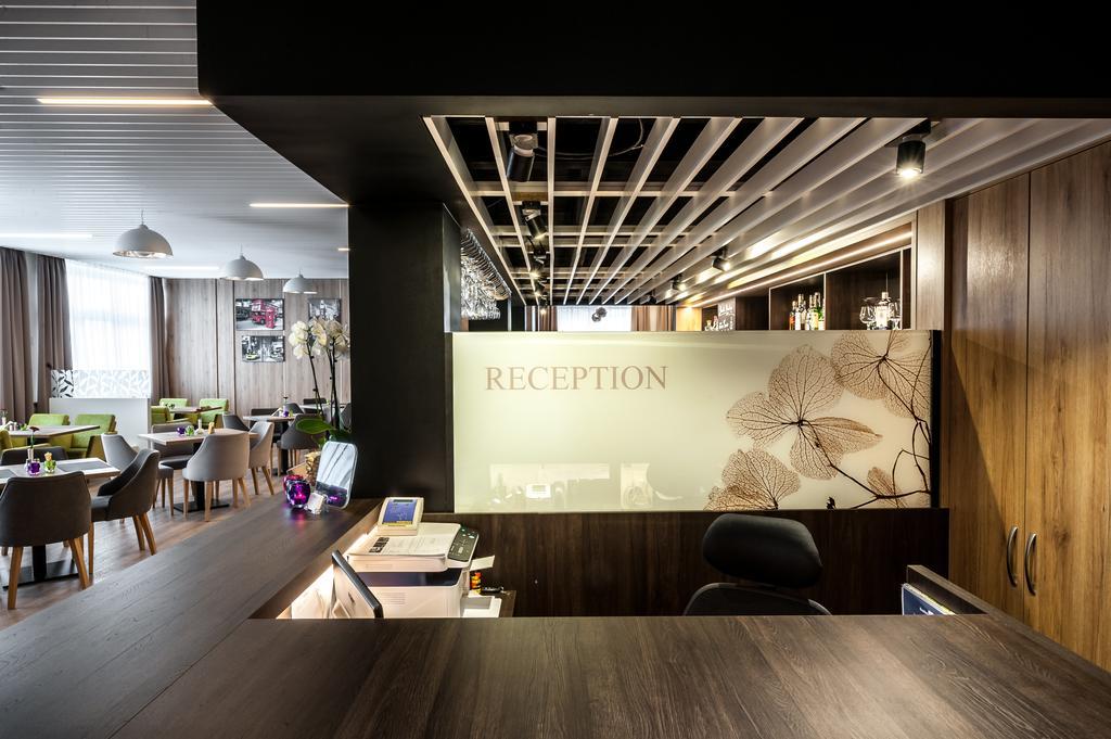 Privilege - Empire Hotels Group Košice Buitenkant foto