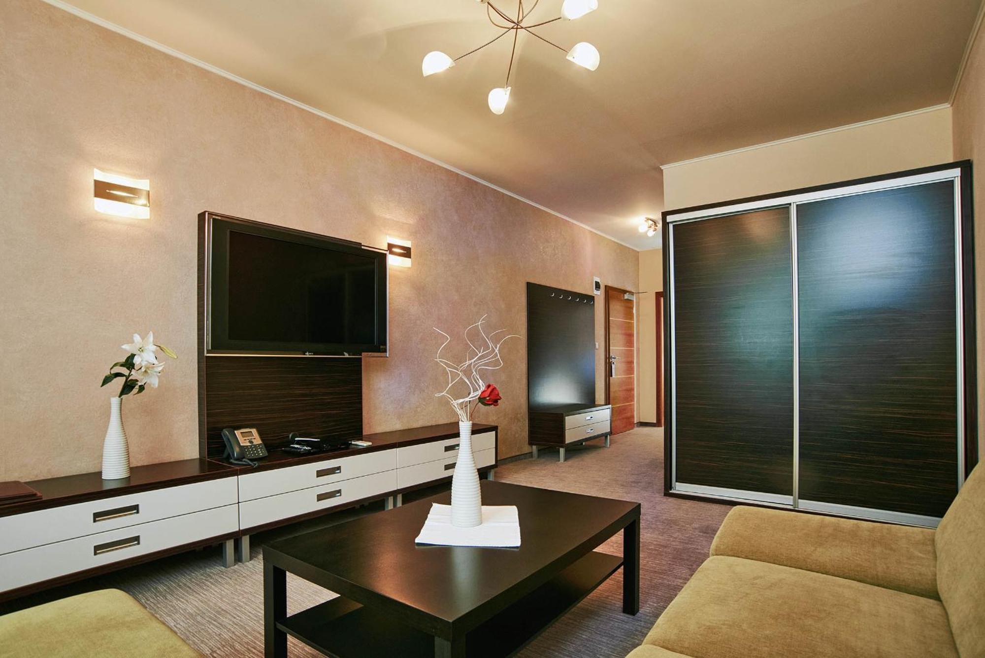 Privilege - Empire Hotels Group Košice Buitenkant foto