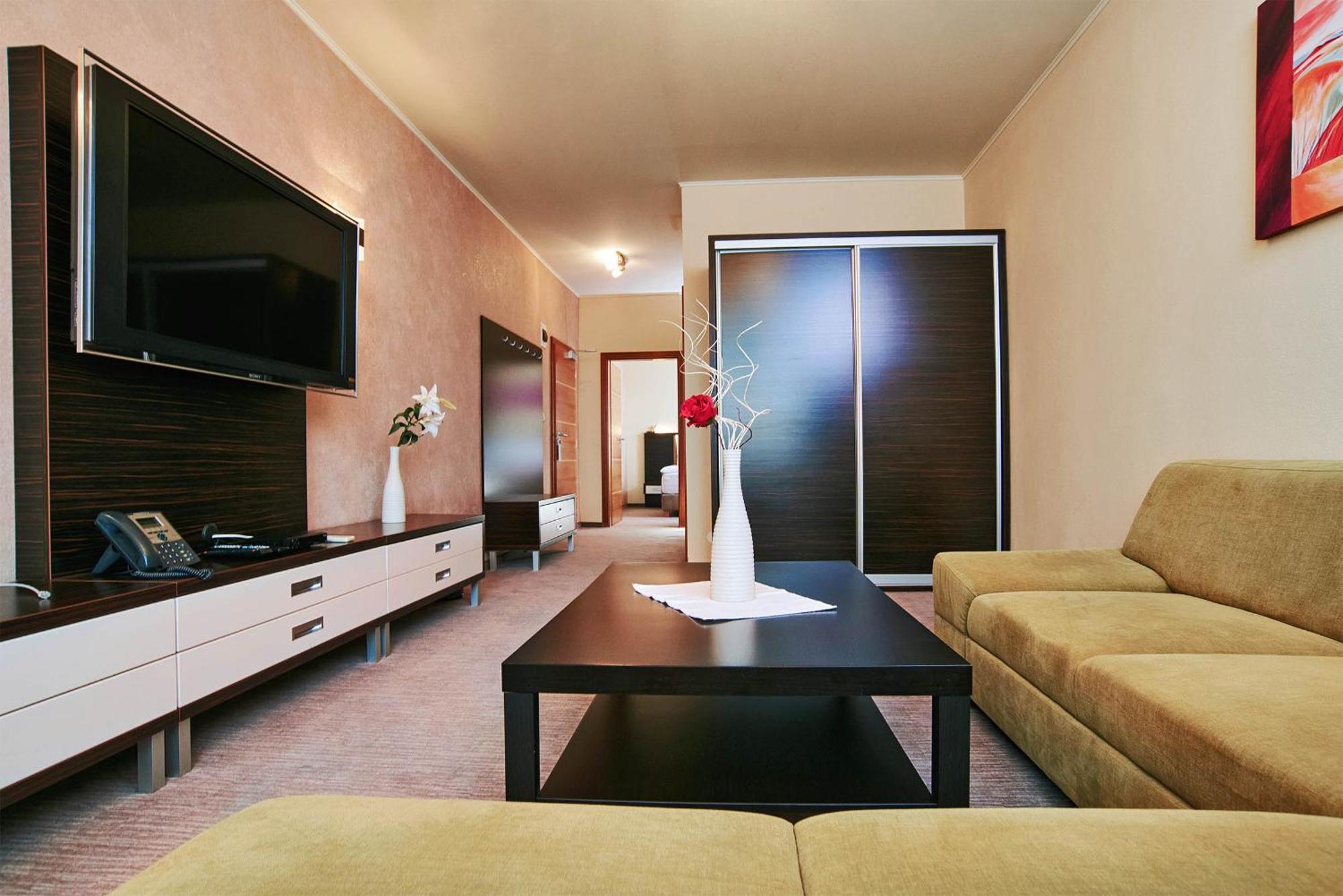 Privilege - Empire Hotels Group Košice Buitenkant foto