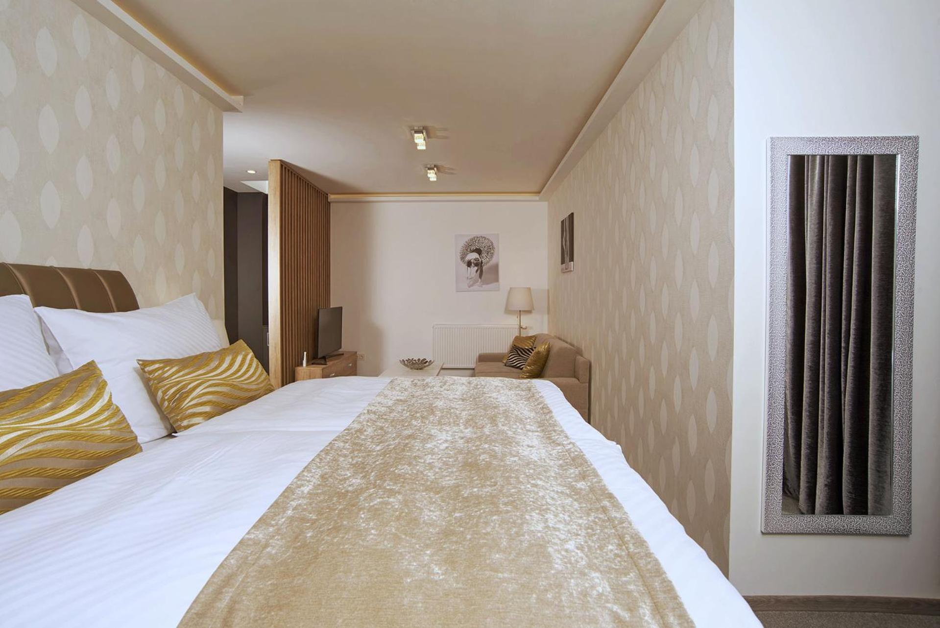 Privilege - Empire Hotels Group Košice Buitenkant foto