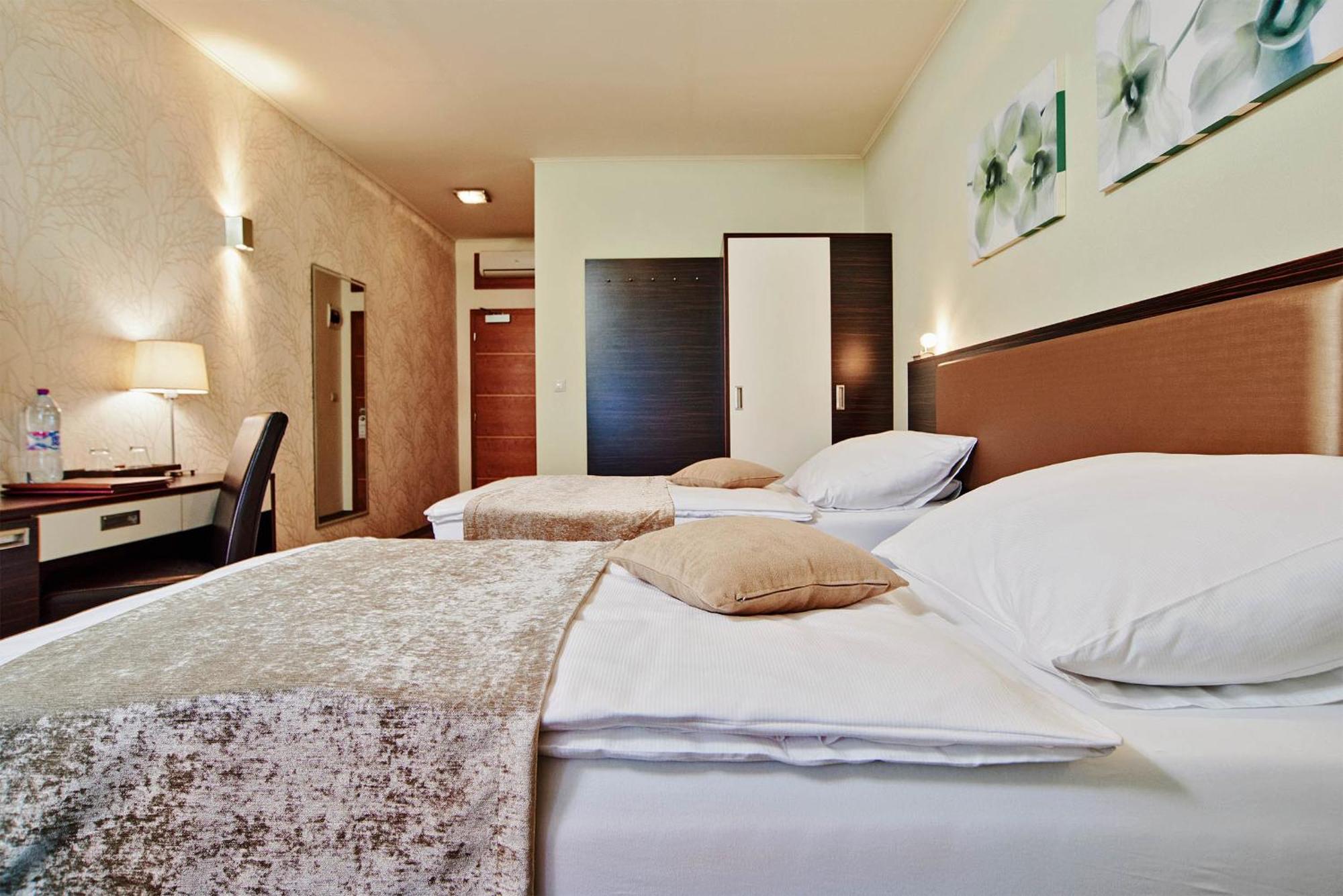 Privilege - Empire Hotels Group Košice Buitenkant foto