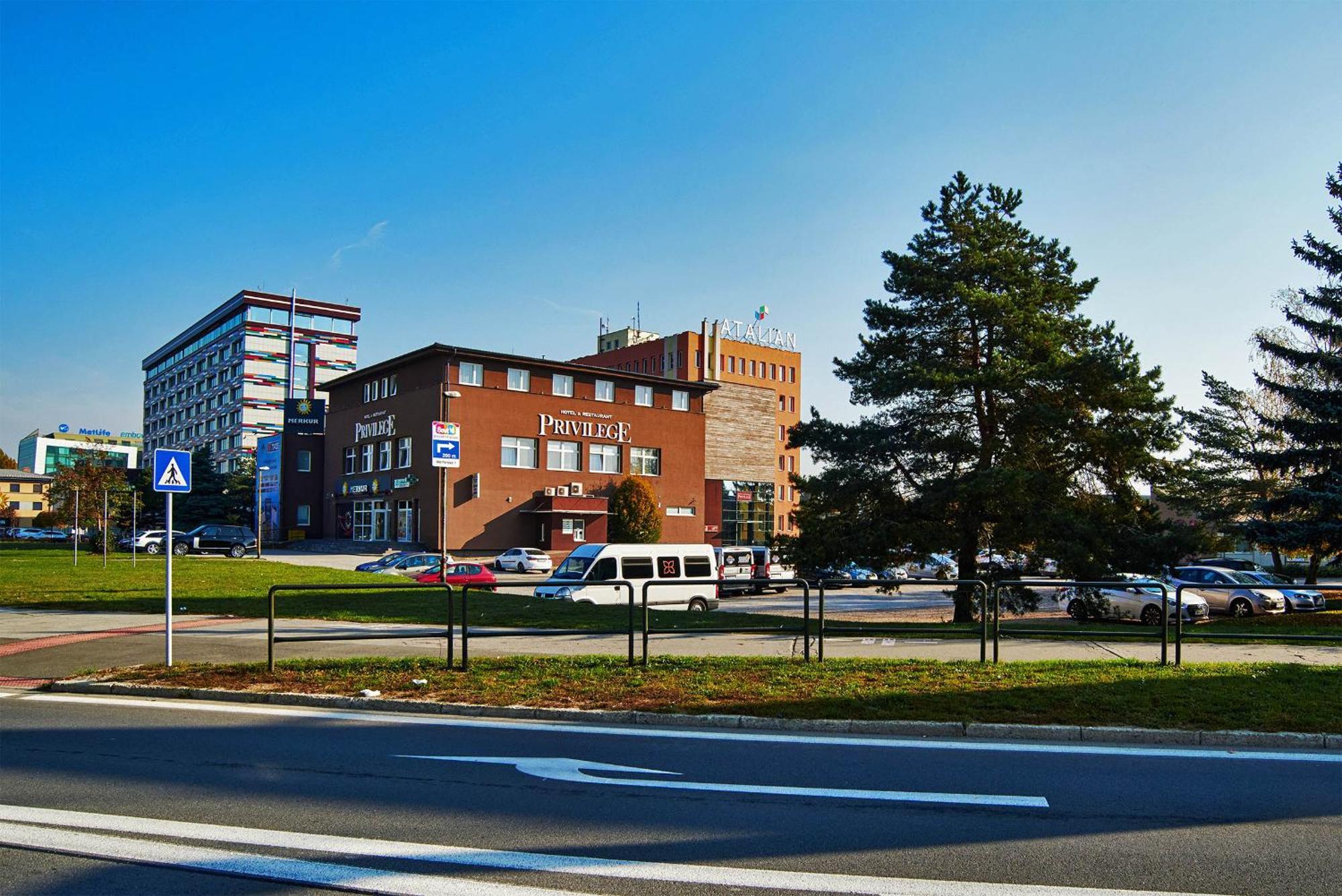 Privilege - Empire Hotels Group Košice Buitenkant foto