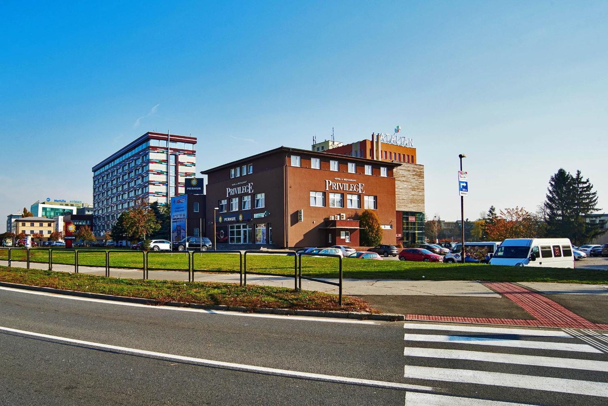 Privilege - Empire Hotels Group Košice Buitenkant foto
