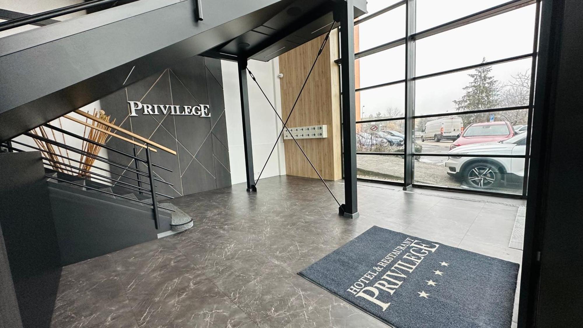 Privilege - Empire Hotels Group Košice Buitenkant foto
