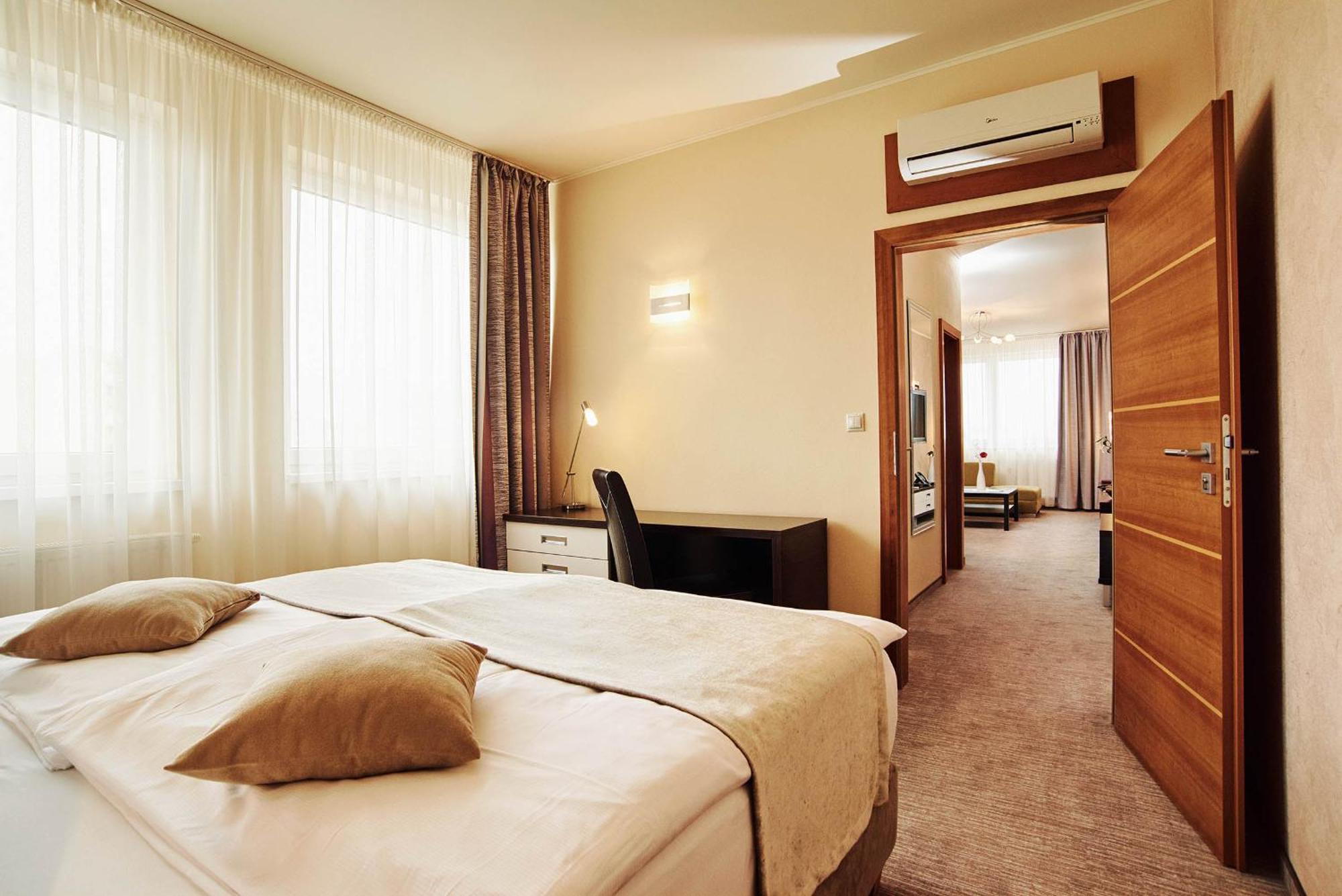Privilege - Empire Hotels Group Košice Buitenkant foto