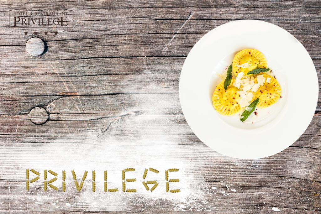 Privilege - Empire Hotels Group Košice Buitenkant foto